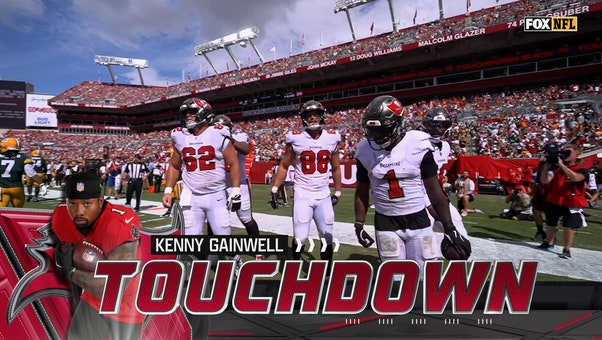 Bucs' Jalon Daniels finds Kenneth Gainwell for 10-yard TD, trimming deficit over Packers | NFL Highlights