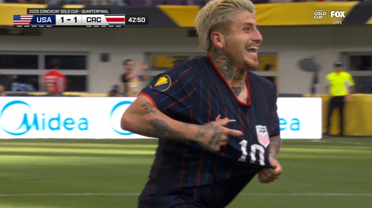 United States' Diego Luna scores equalizer in 43' vs. Costa Rica