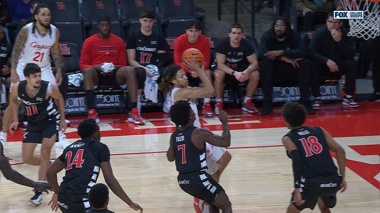 Kingston Flemings lobs alley-oop to Chris Cenac, extending Houston's lead over Cincinnati