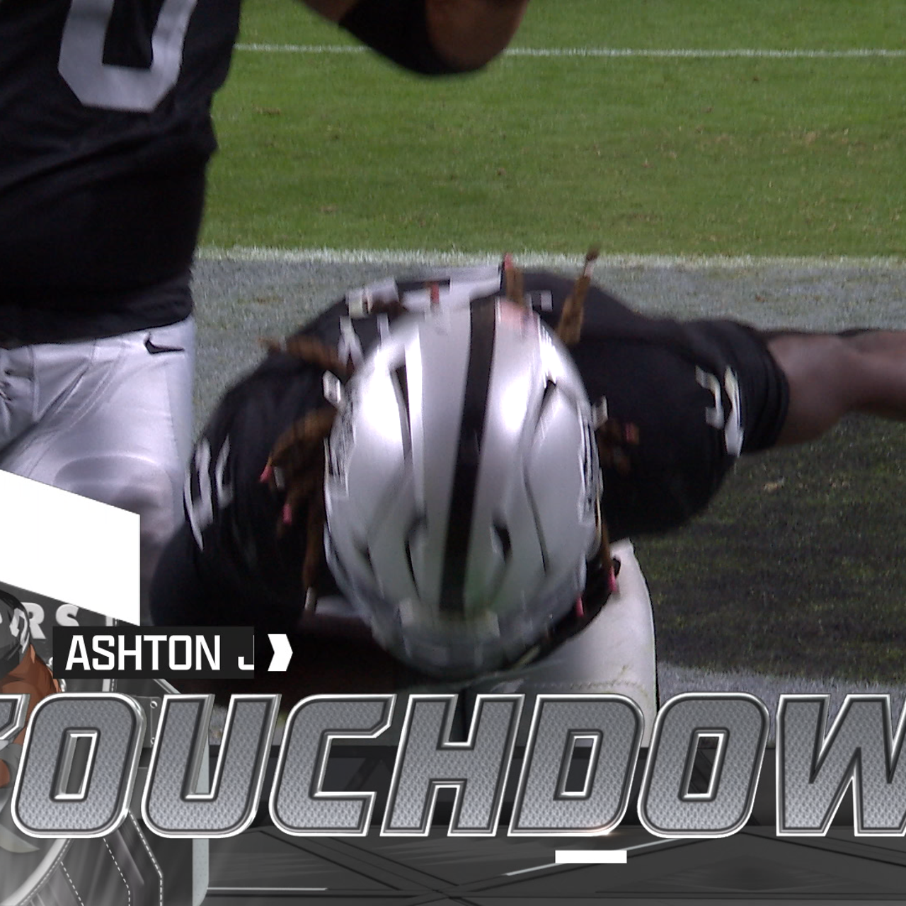 Image for Raiders' Geno Smith passes 15-yard TD to Ashton Jeanty