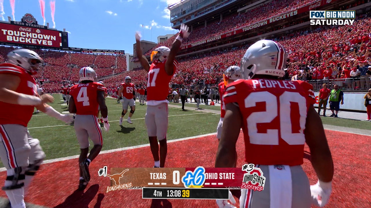 Julian Sayin connects with Carnell Tate for a 40-yard TD, extending Ohio State's lead over Texas