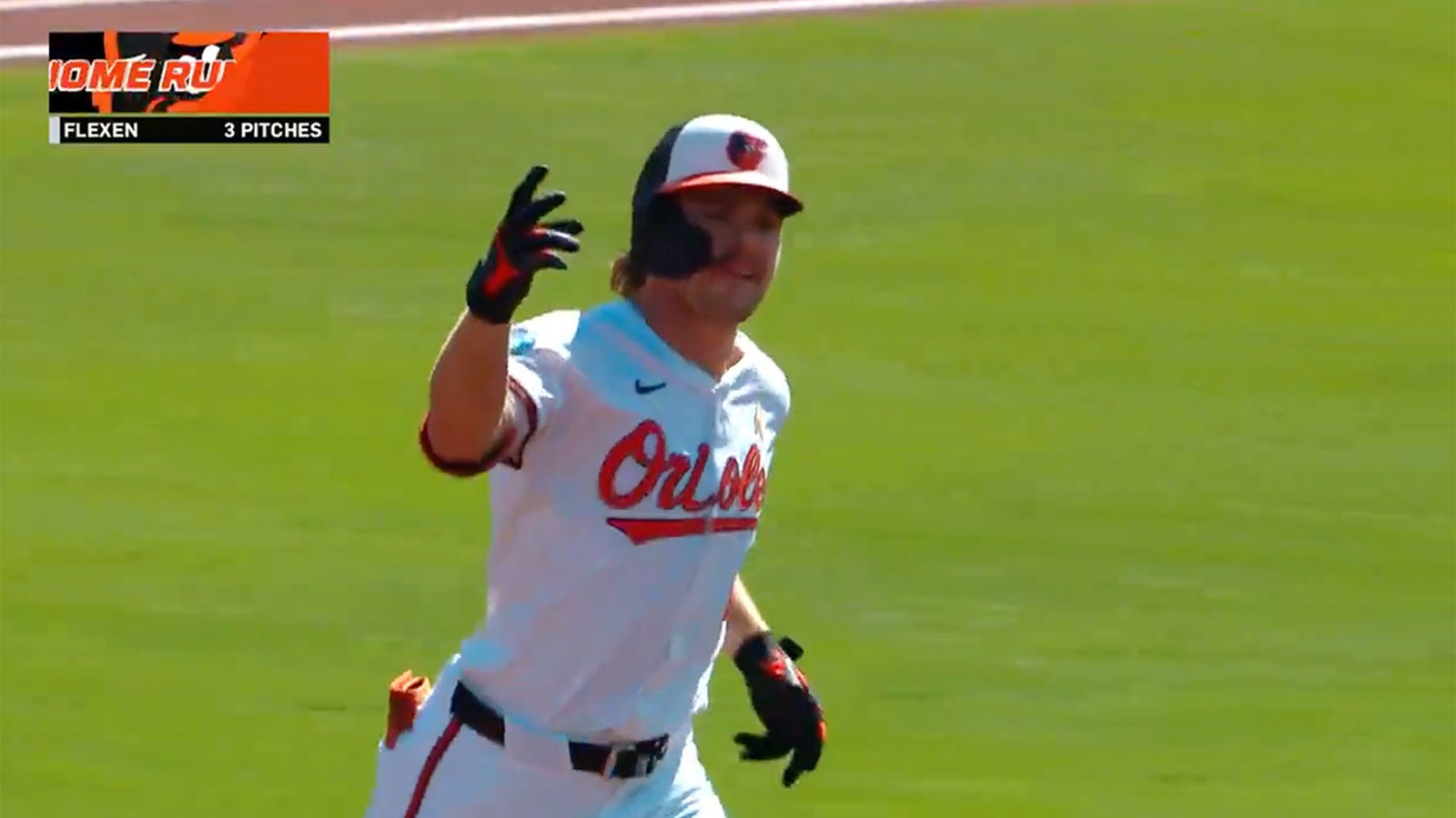 Gunnar Henderson of the Orioles hits his 34th home run of the season, a solo home run against the White Sox