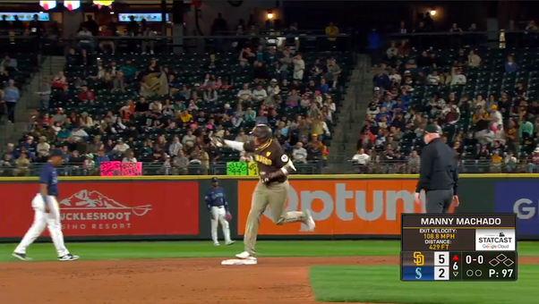 Manny Machado smashes a two-run homer, becoming the Padres all-time home run leader