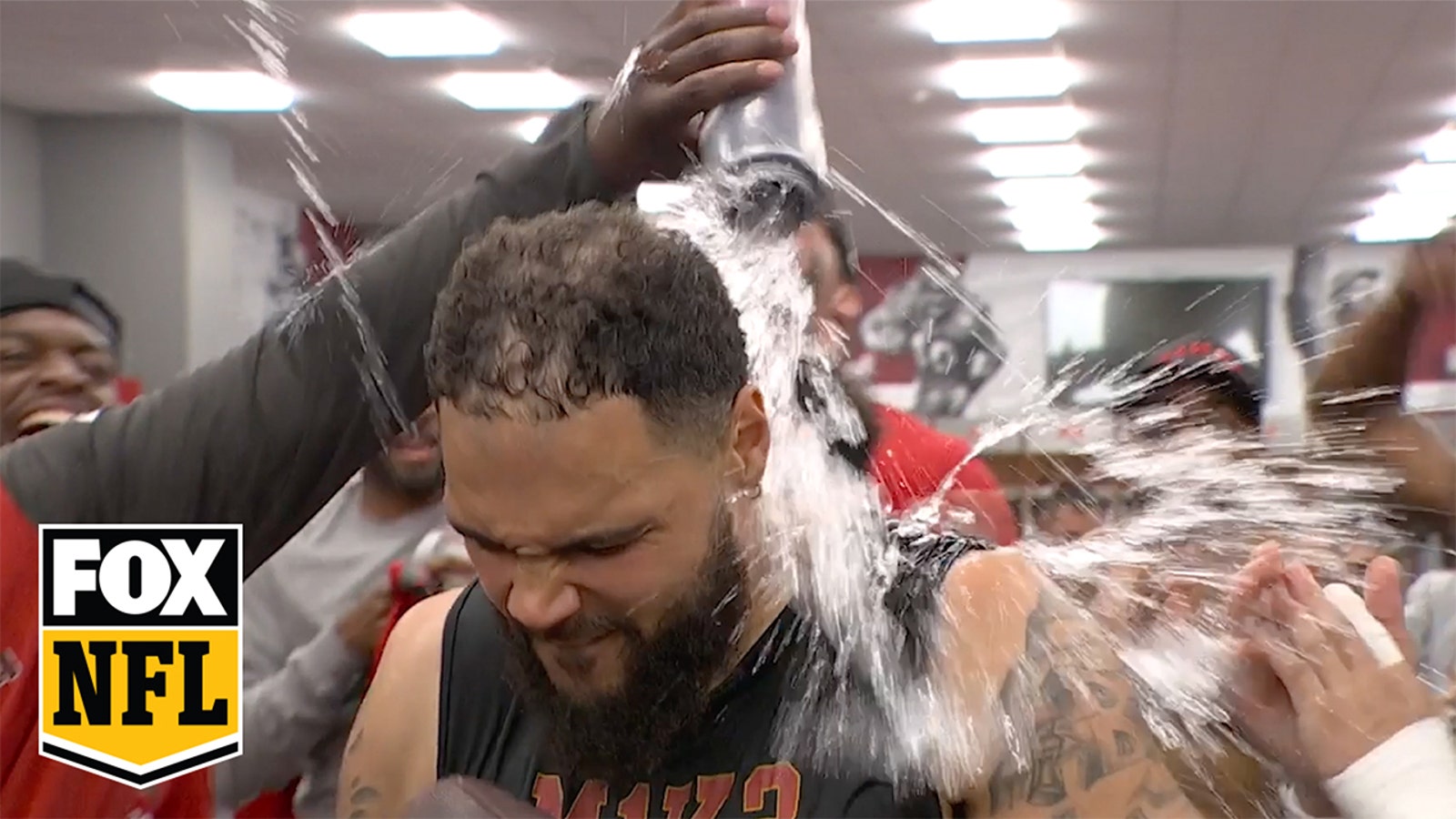 Bucs' locker room celebration after Mike Evans' 11th-straight 1,000-yard season