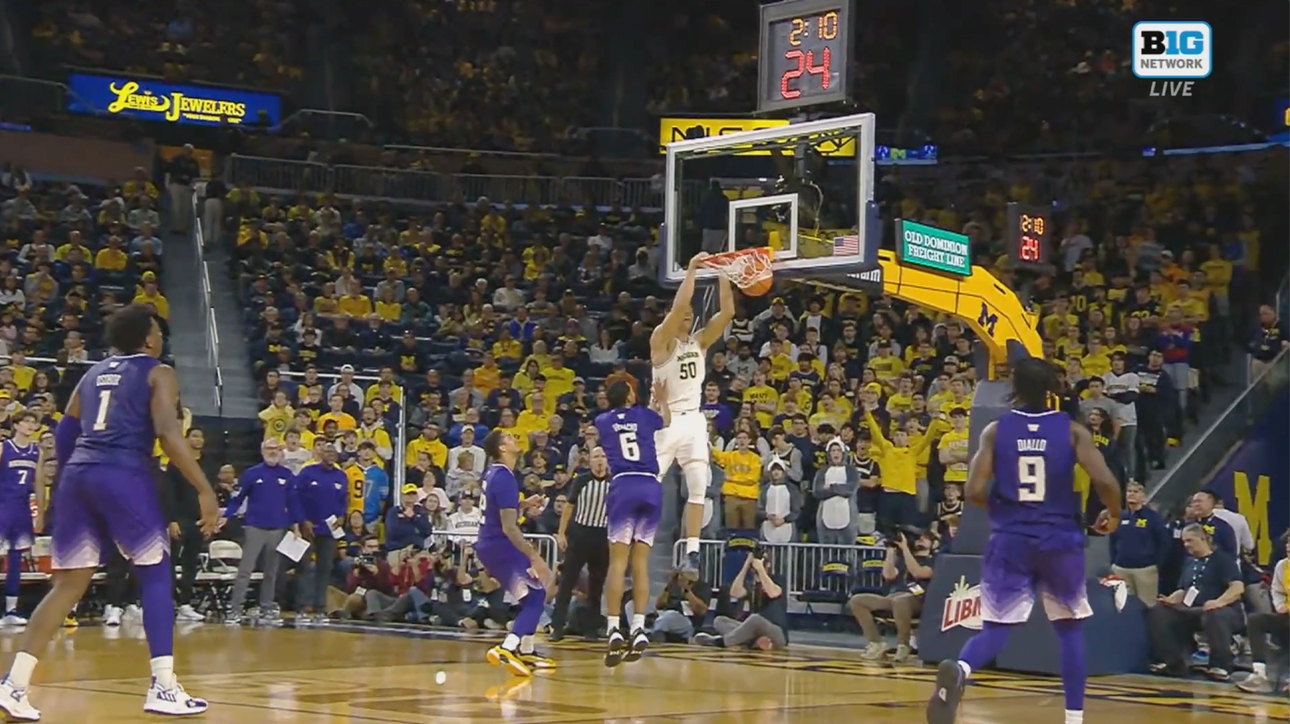 Tre Donaldson THROWS HALF-COURT ALLEY-OOP DUNK to Vlad Goldin as Michigan leads 43-36 over Washington