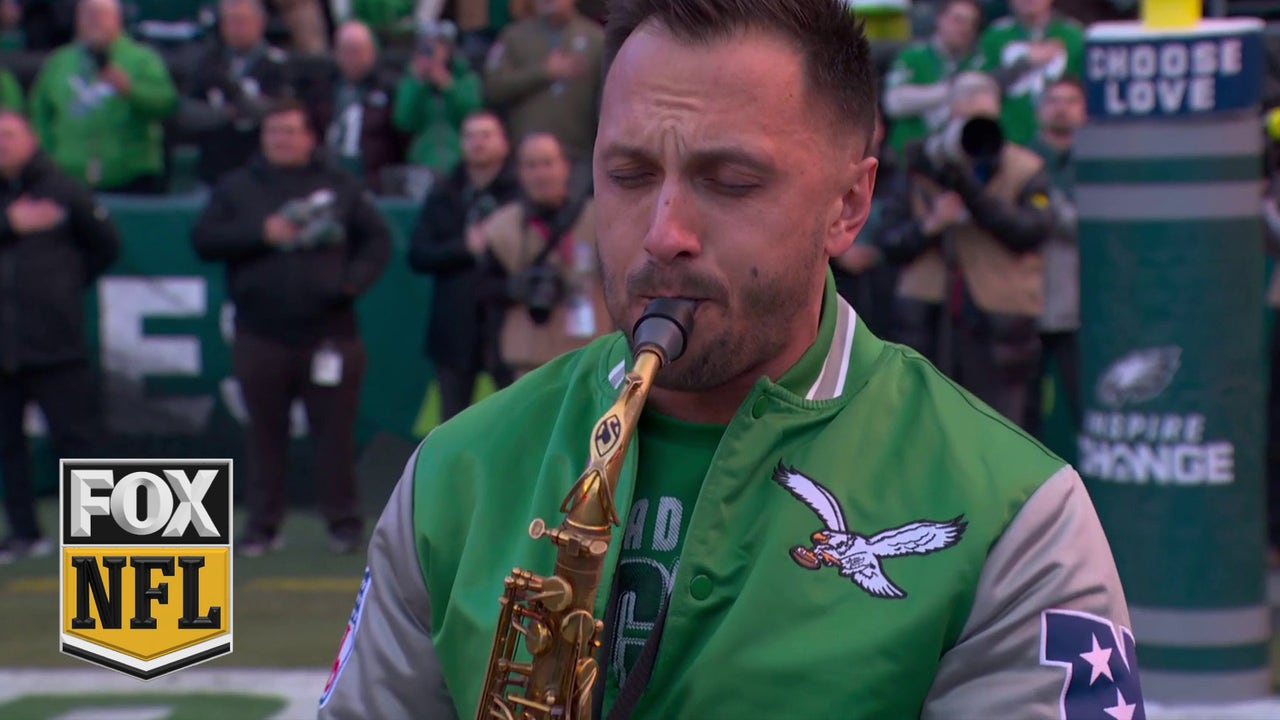 Packers vs. Eagles: Vanya Sax performs the National Anthem on saxophone ahead of game | NFL on FOX 