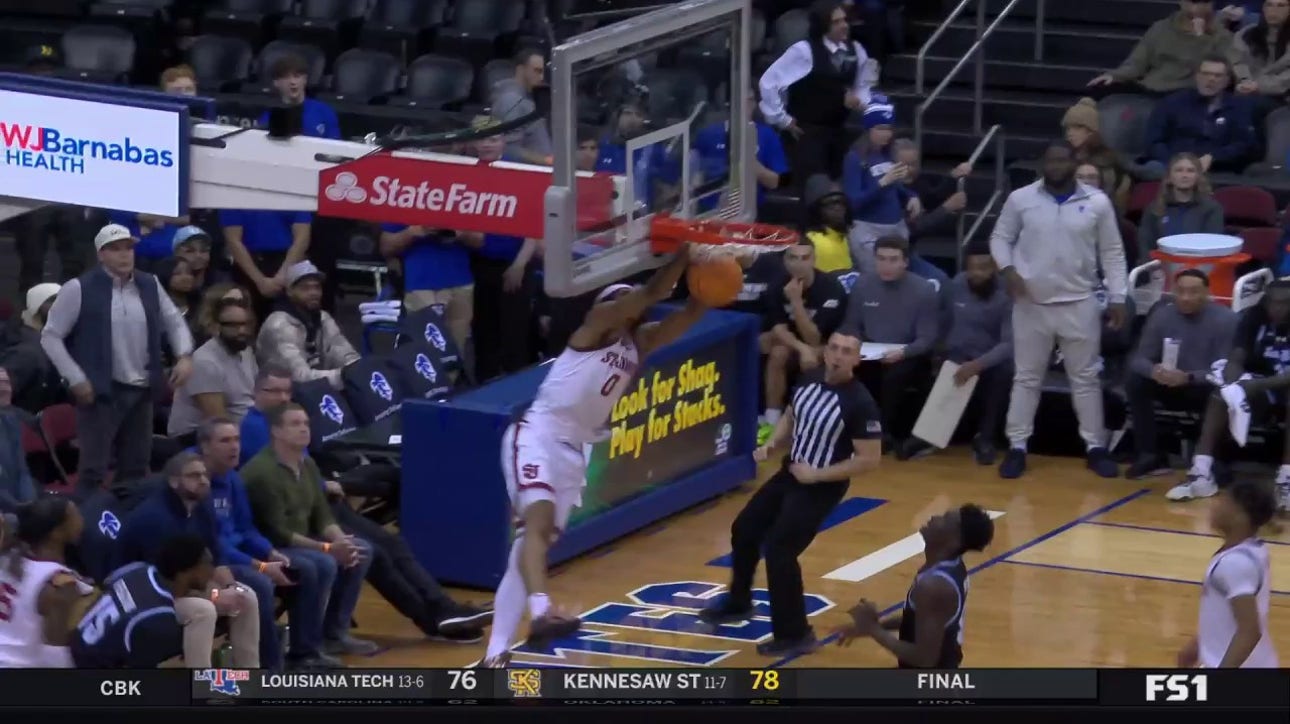 St. John's Aaron Scott throws down THUNDEROUS ALLEY-OOP  to extend lead over Seton Hall