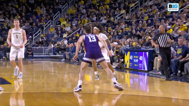 Michigan's Tre Donaldson makes RIDICULOUS NO-LOOK pass to take lead against Northwestern