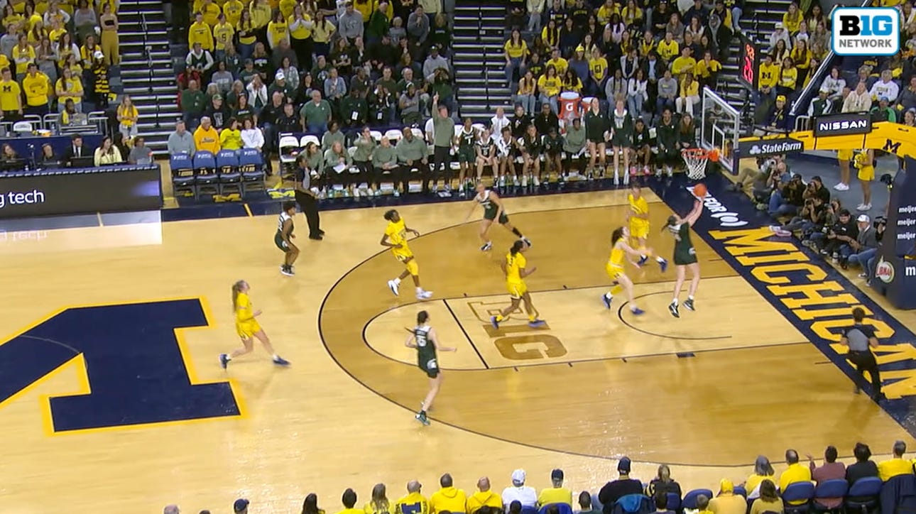 Michigain State's Grace VanSlooten scores fast-break layup to extend their lead over Michigan