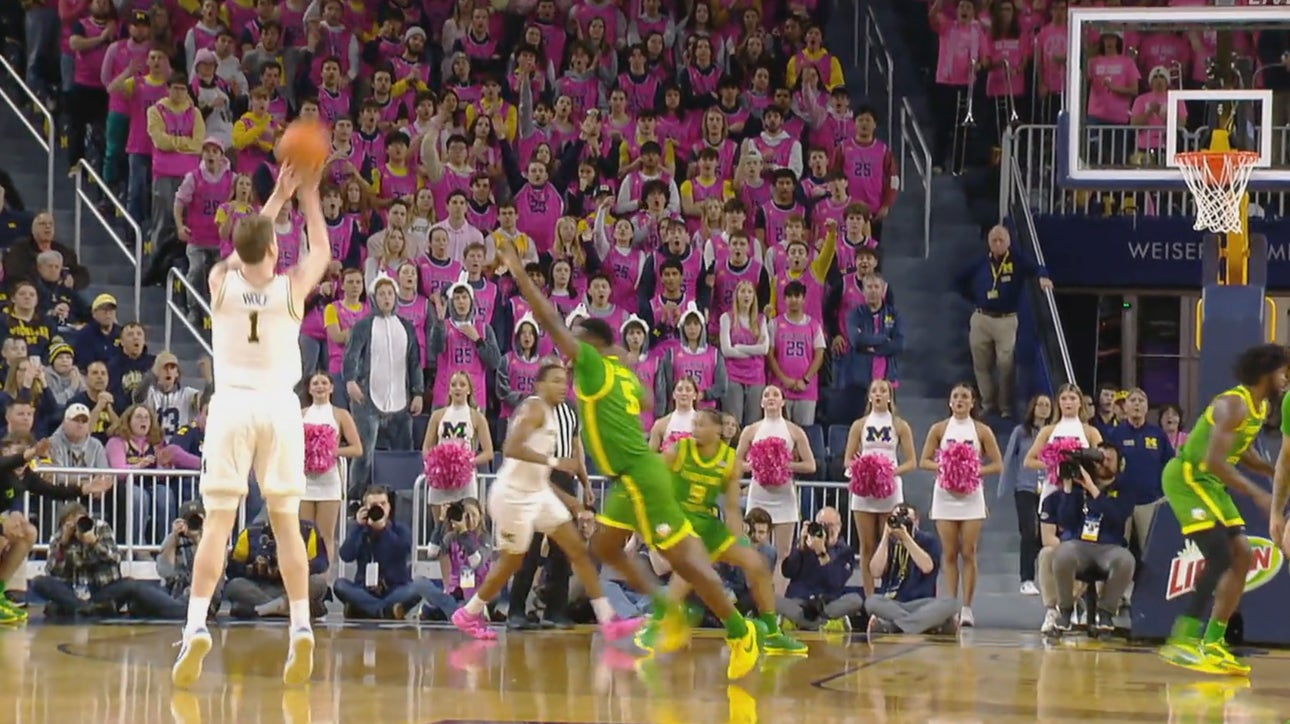 Michigan's Danny Wolf makes tough step-back 3-pointer to extend lead against Oregon