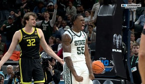 Michigan State's Coen Carr throws down a MASSIVE two-handed slam dunk against Oregon