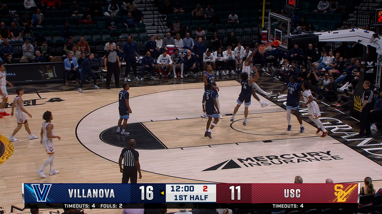 USC's Desmond Claude throws down slam dunk to trim deficit against Villanova