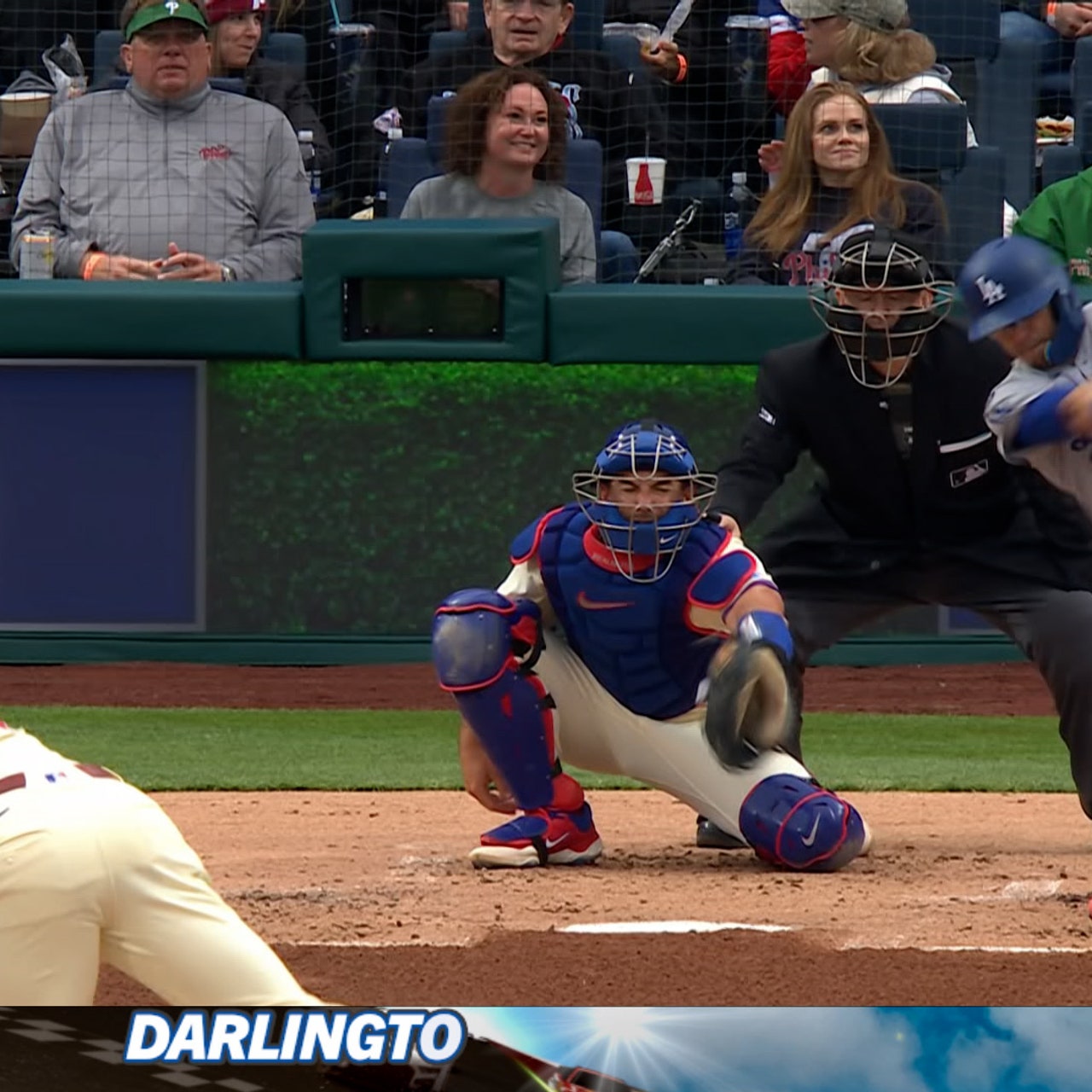 Kike Hernández blasts a two-run homer as Dodgers gain lead