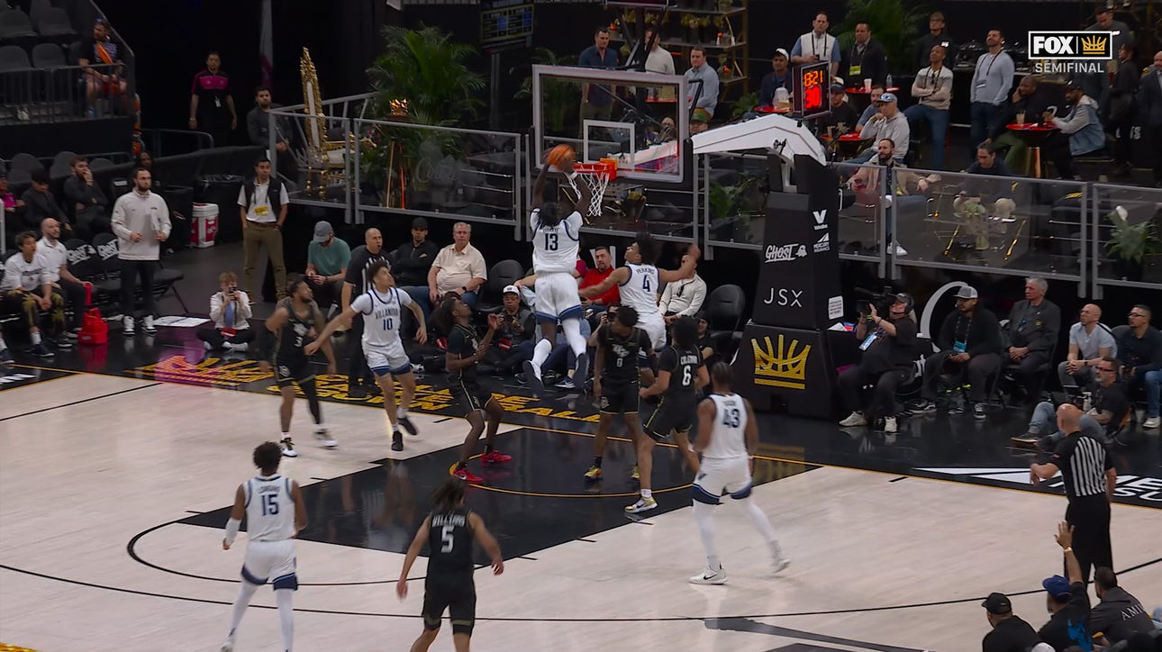 Villanova's Enoch Boakye throws down putback dunk to trim deficit against UCF