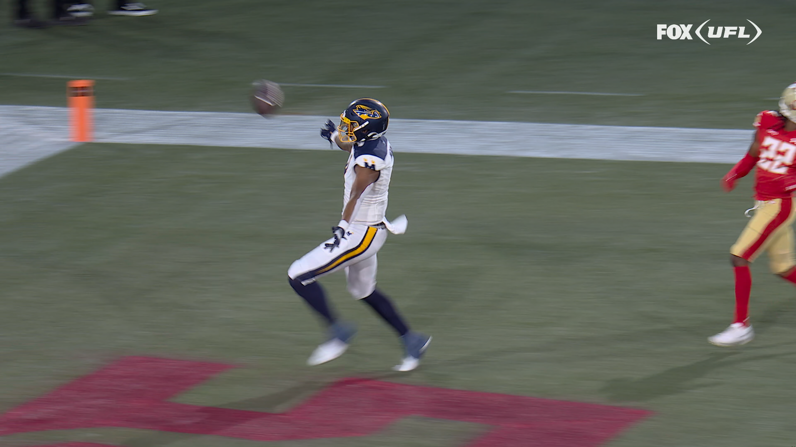 Showboats' Dresser Winn throws 78-yard touchdown pass to Dee Anderson against Stallions