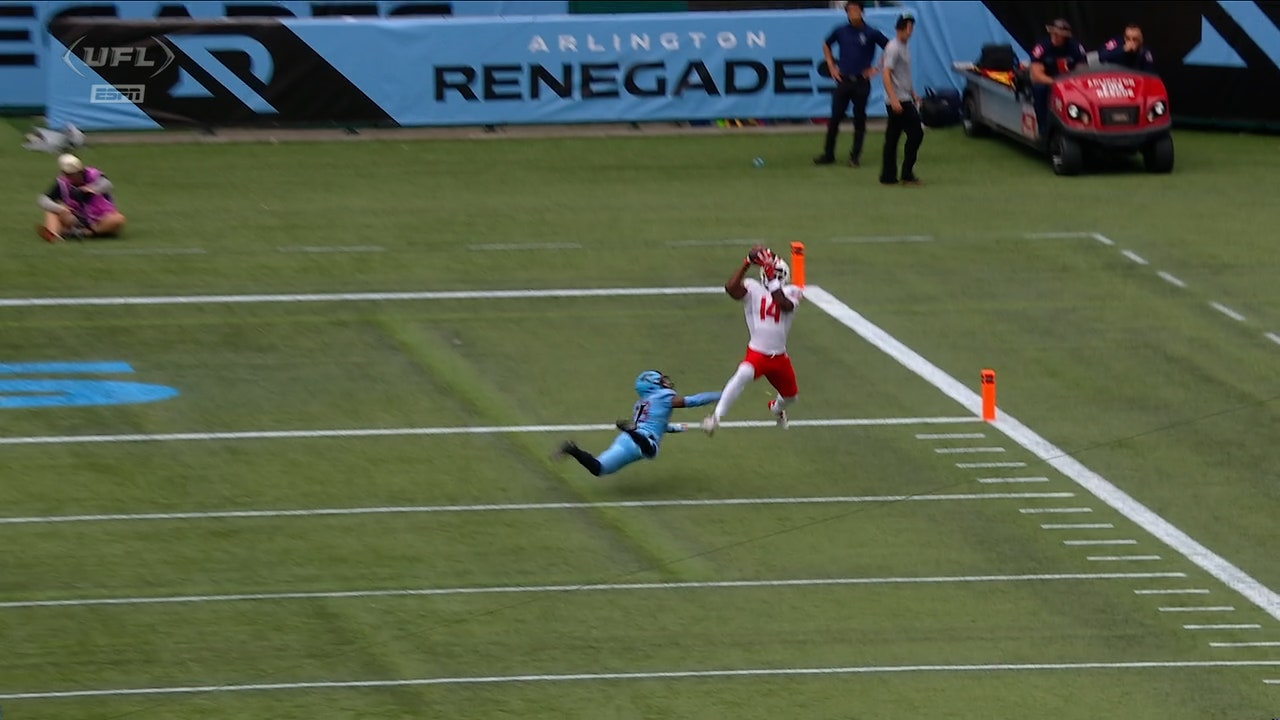 Jordan Ta'amu hits Cornell Powell on a 37-yard TD helping Defenders trim Renegades' lead