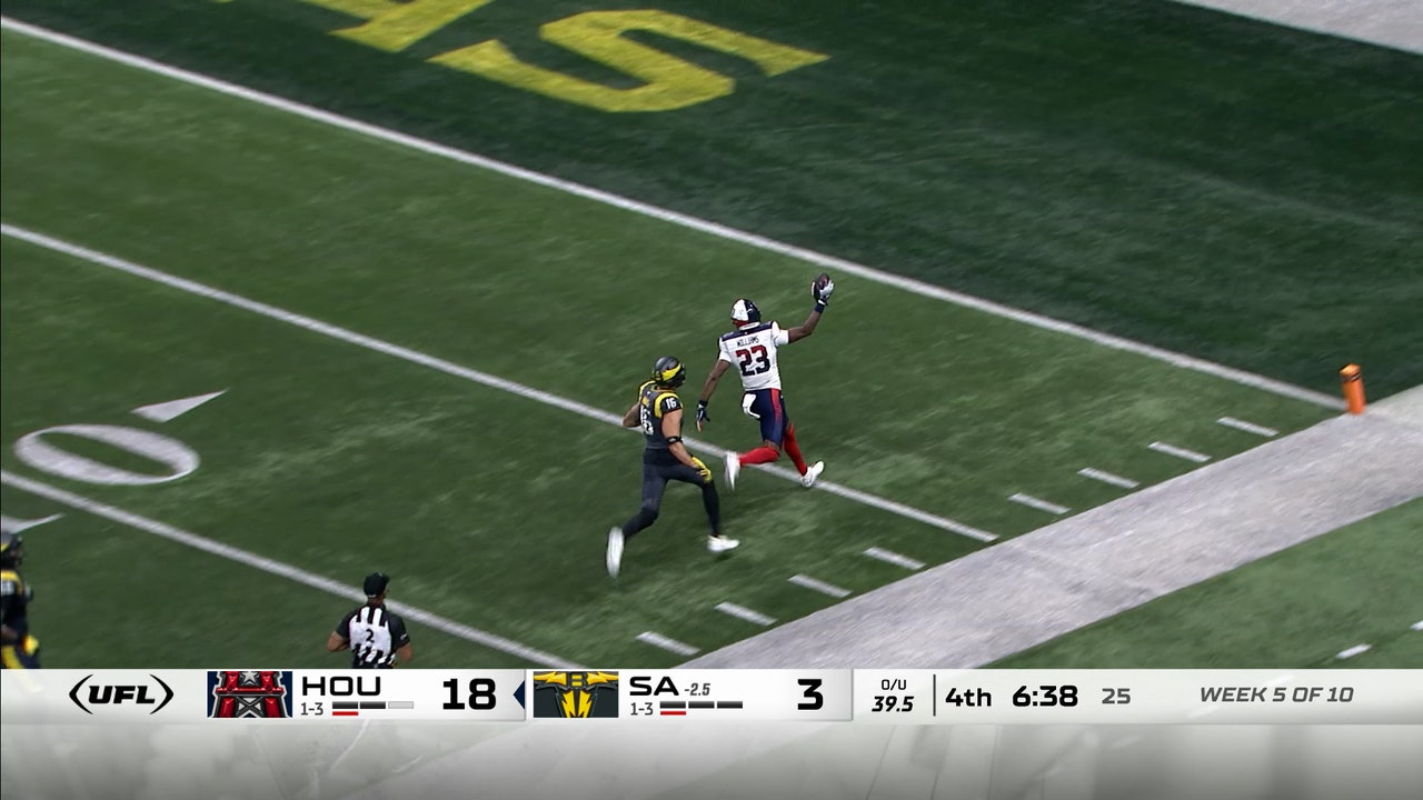 Roughnecks' Jarrett Guarantano's pass is intercepted by Rayshad Williams and taken 32 yards for a TD