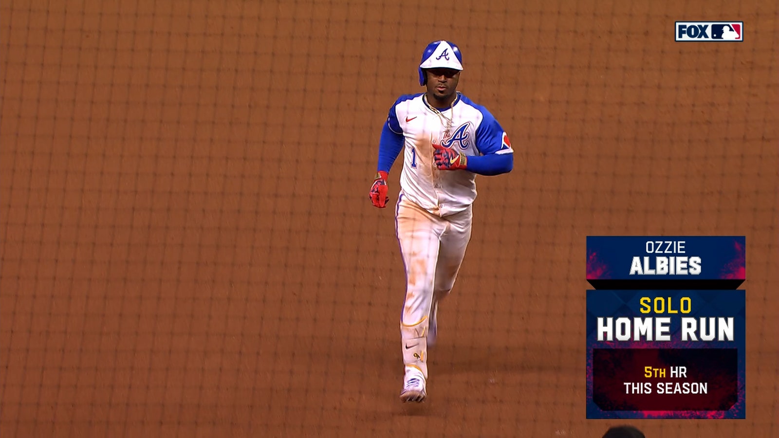 Braves' Ozzie Albies launches a solo home run vs. Dodgers