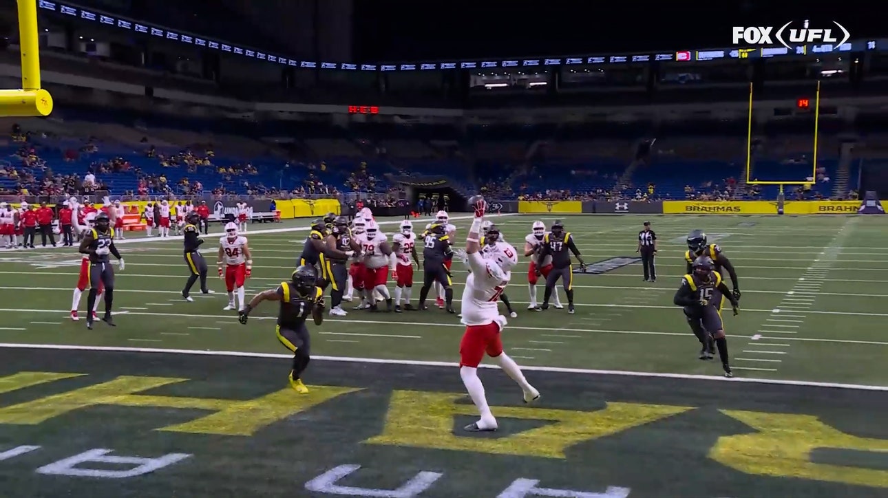 Jordan Ta'amu finds G Gunner Britton for a TD, extending Defenders' lead over Brahmas