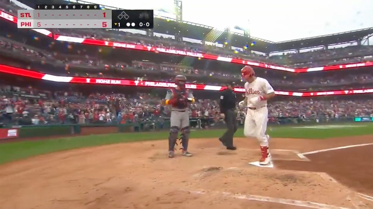 J.T. Realmuto smacks a two-run homer, extending Phillies' lead over Cardinals