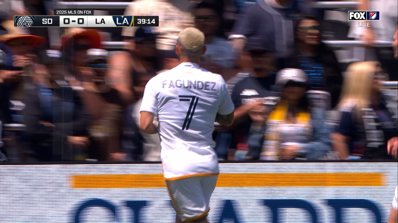 Diego Fagúndez scores a beautiful goal to put Galaxy up 1–0 over San Diego
