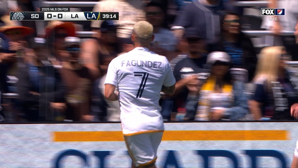 Diego Fagúndez scores a beautiful goal to put Galaxy up 1–0 over San Diego