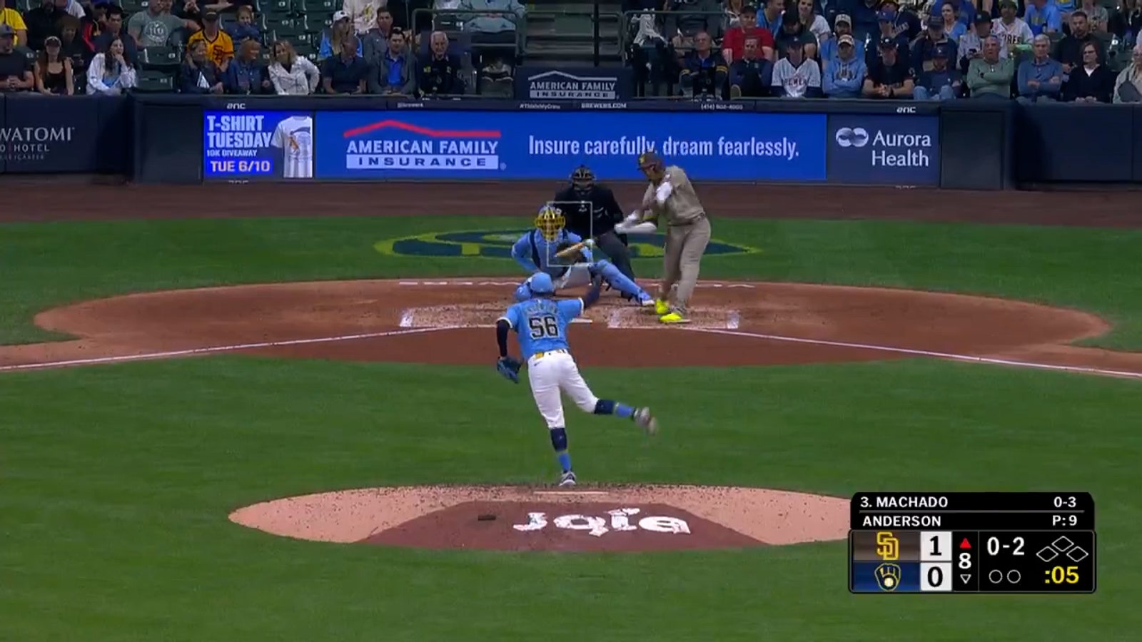 Manny Machado smashes solo home run to extend Padres' lead against Brewers