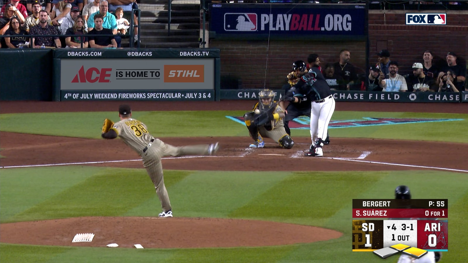 Eugenio Suárez hits three-run home run, giving Diamondbacks lead vs. Padres