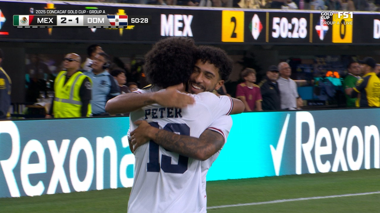 Dominican Republic's Peter Gonzalez scores vs. Mexico