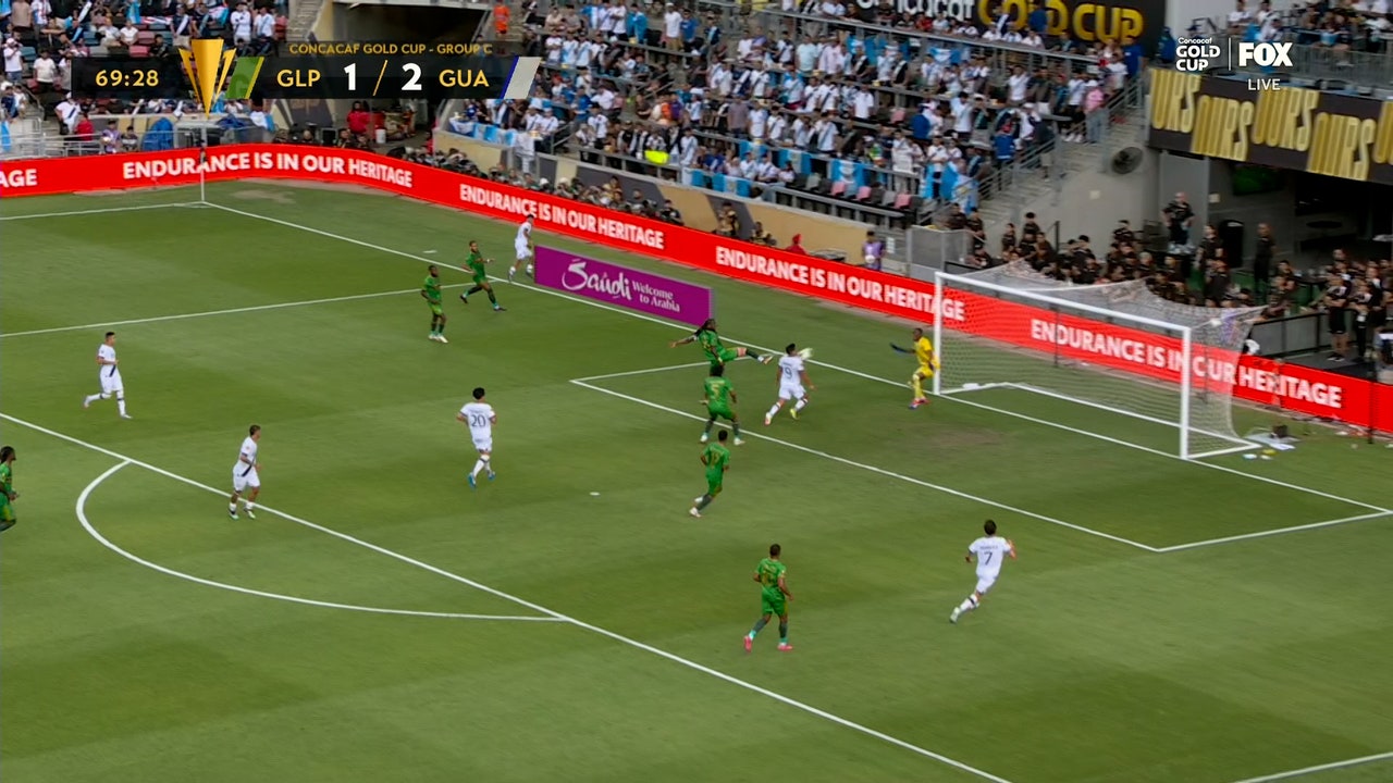 Rubio Rubín finds the back of the net extending Guatemala's lead over Guadeloupe