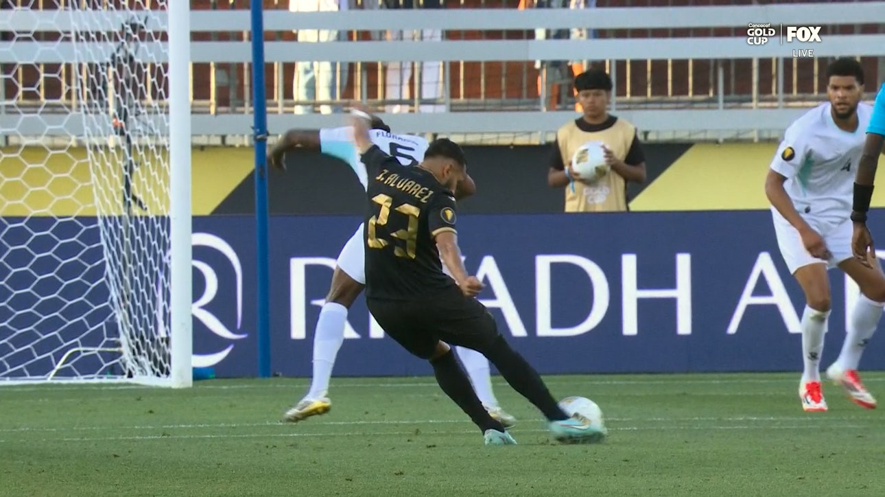 Jorge Alvarez scores in 32' to give Honduras a 1-0 lead over Curaçao