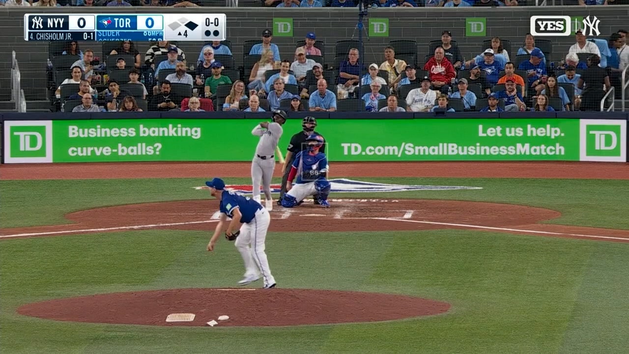 Jazz Chisholm Jr. smacks a two-run homer as Yankees grab lead vs. Blue Jays