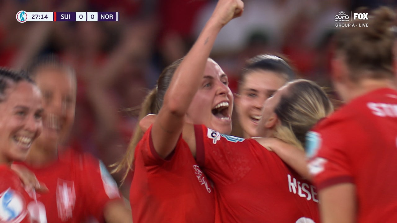 Nadine Riesen's goal in 28' gives Switzerland a 1-0 lead over Norway