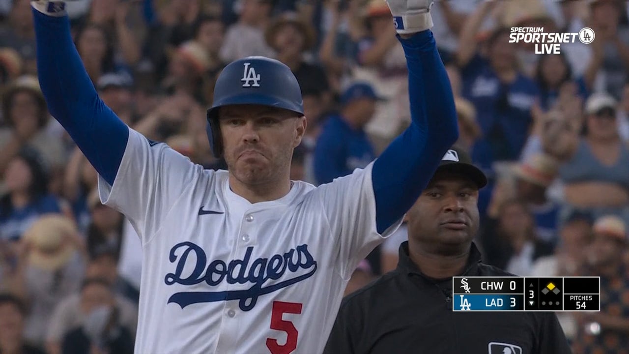 Freddie Freeman drives in Ohtani & Betts with second double to extend Dodgers' lead vs. White Sox