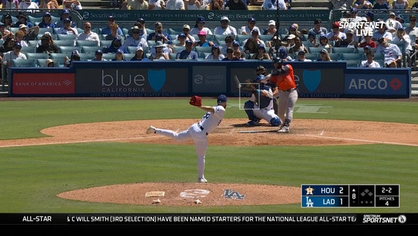 Christian Walker clobbers a home run, extending Astros' lead over Dodgers