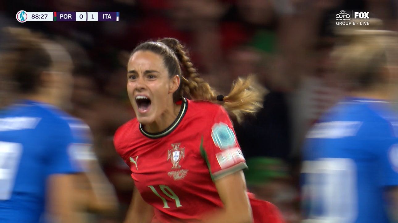Diana Gomes scores, bringing Portugal even with Italy