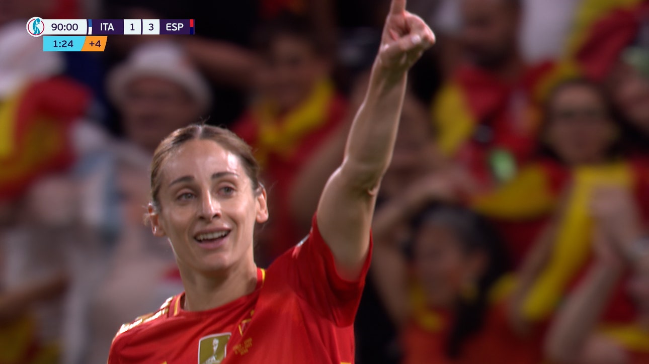 Spain's Esther Gonzalez finishes Alexia Putellas cross, sealing 3-1 win vs. Italy