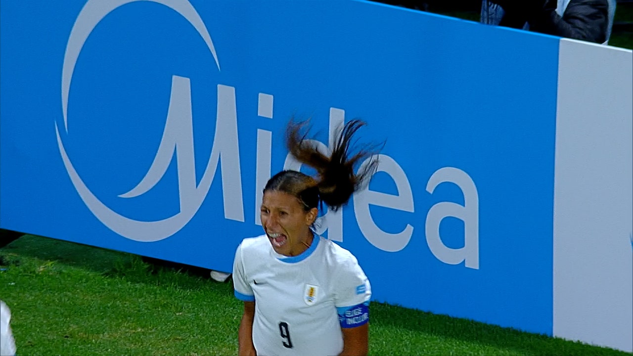 Pamela Gonzalez scores from the spot to extend Uruguay's lead over Ecuador 2-0