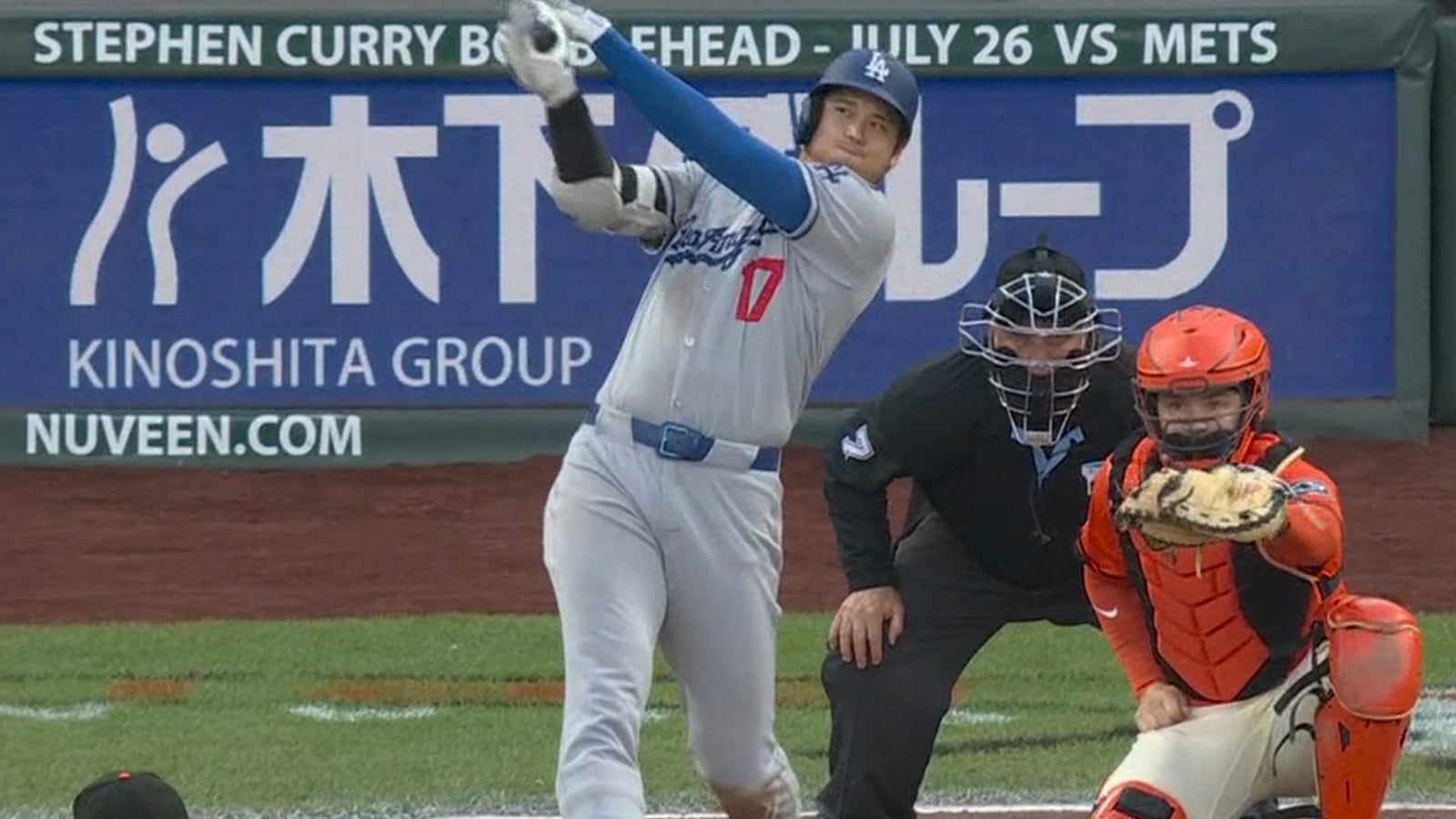 Dodgers' Shohei Ohtani splashes HR into McCovey Cove to take lead vs. Giants