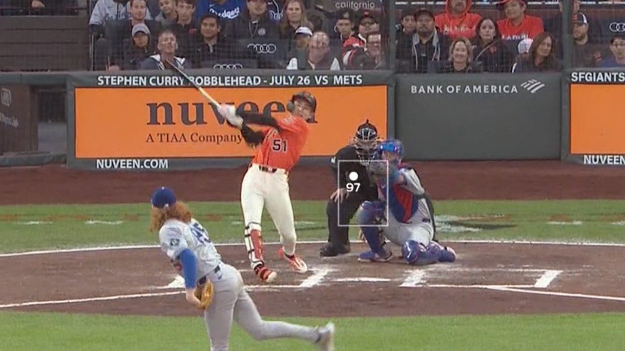 Giants' Jung Hoo Lee hits bases clearing triple to take lead vs. Dodgers