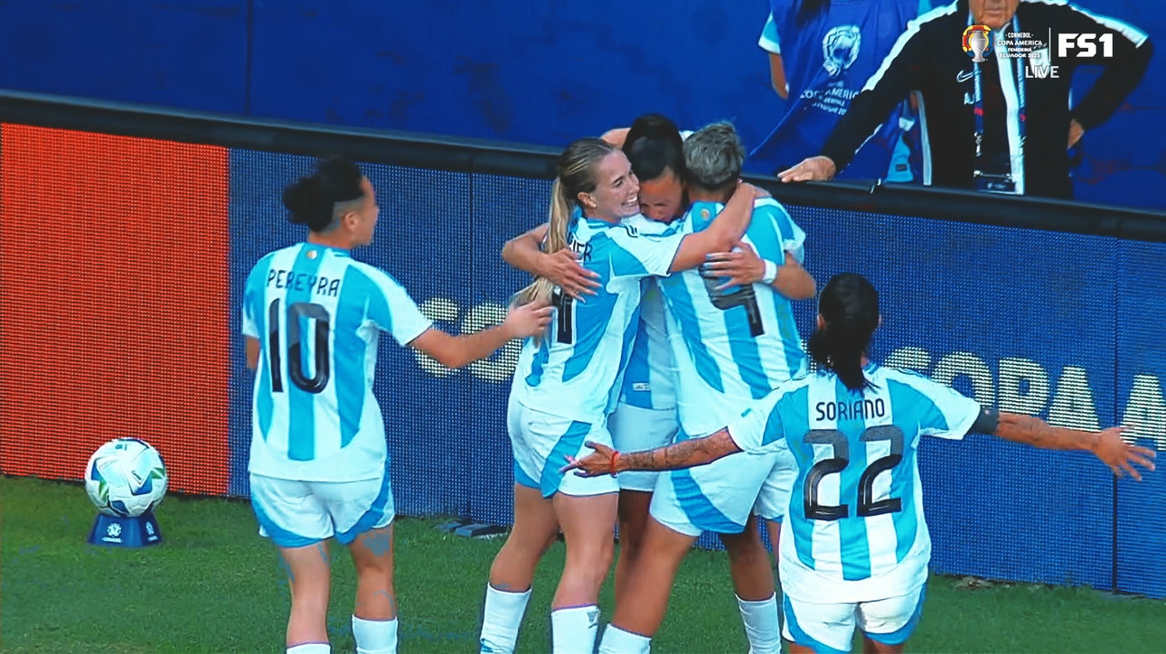  Florencia Bonsegundo scores to give Argentina a 1-0 lead over Uruguay