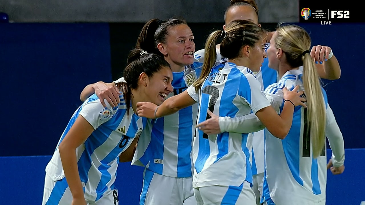 Argentina's Daiana Falfán ties game 1-1 with header vs. Chile