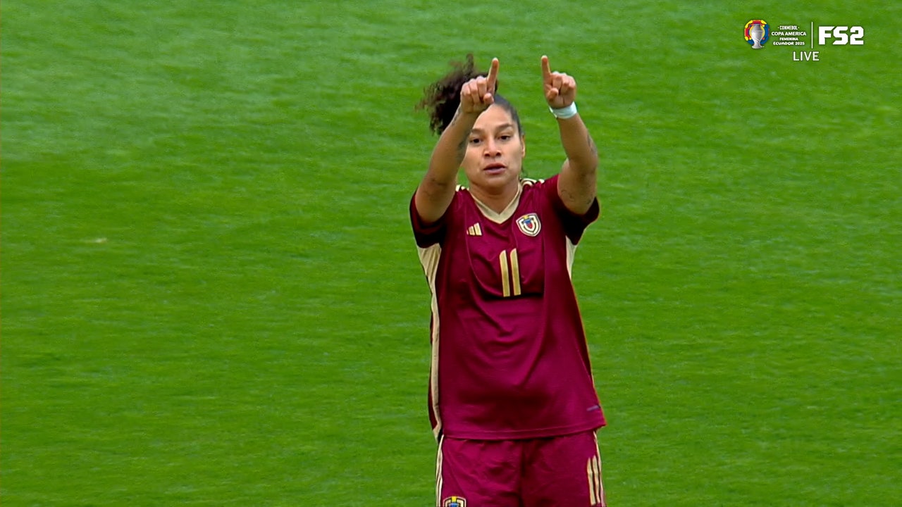 Oriana Altuve scores in 13' to give Venezuela a 1-0 lead over Bolivia