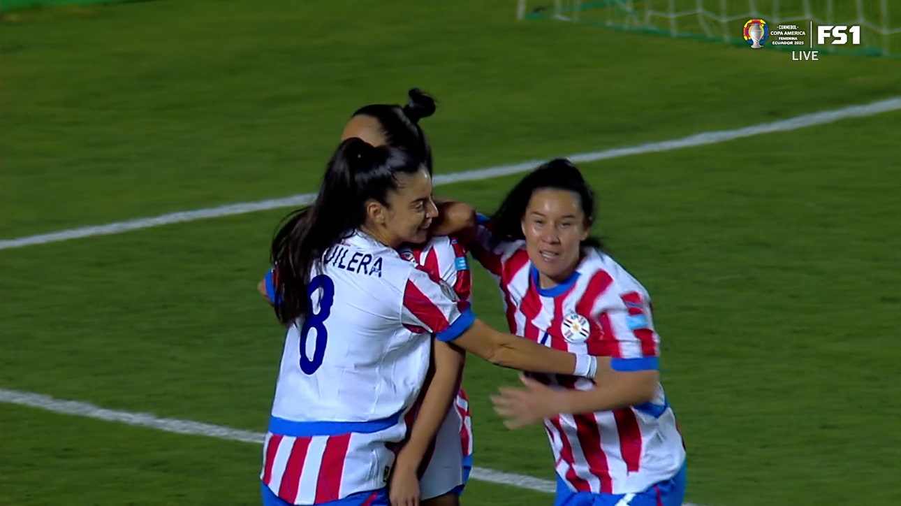 Claudia Martínez scores a goal in 15' to draw Paraguay level at 1-1 against Colombia