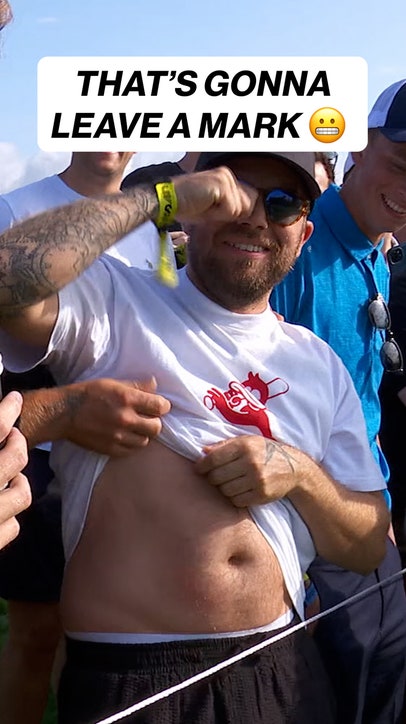 Jon Rahm hits spectator, then gives him a signed glove in classy gesture | LIV Golf on FOX