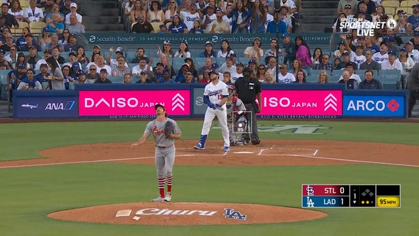Max Muncy crushes a solo home run to put Dodgers up 2-0 on Cardinals