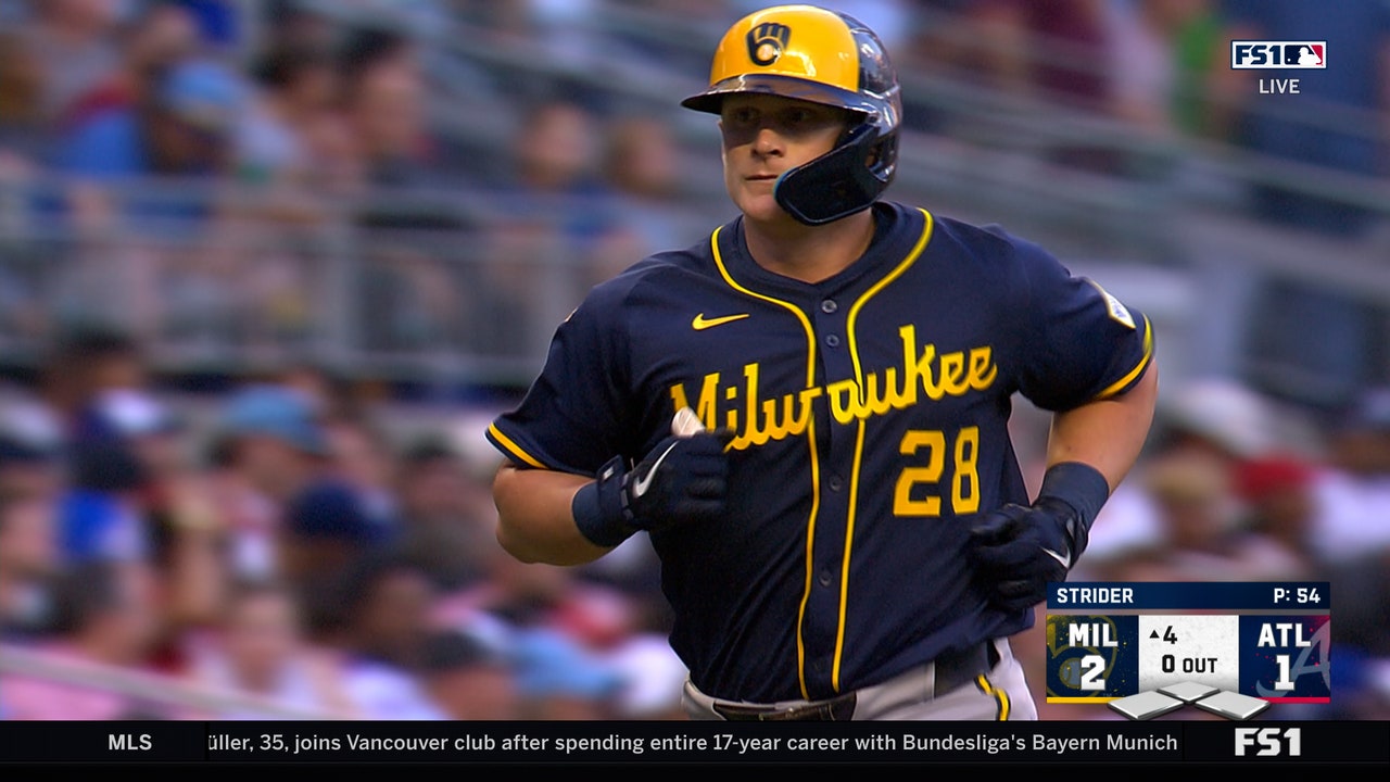 Andrew Vaughn hits homer to give Brewers lead over Braves
