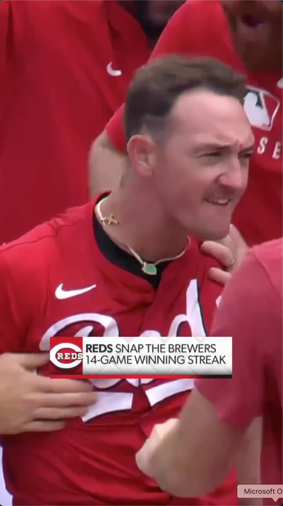 Reds' Austin Hays walks it off in 10th inning, ending Brewers' 14-game winning streak