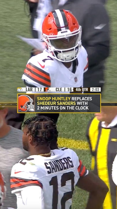 Shedeur Sanders taken out in final minutes 😬