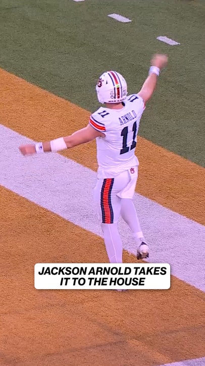 Jackson Arnold scrambles for a TD, giving Auburn early lead over Baylor